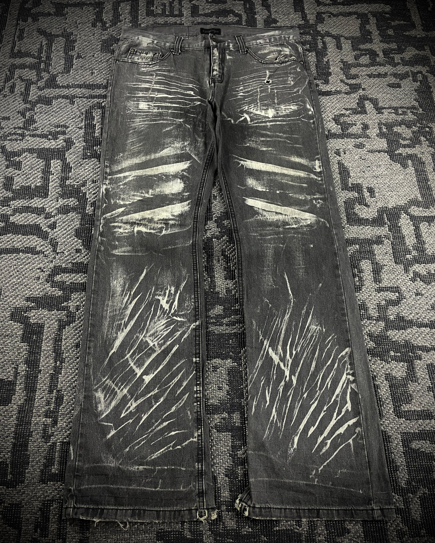 LOWBOX Dirty Washed Denim