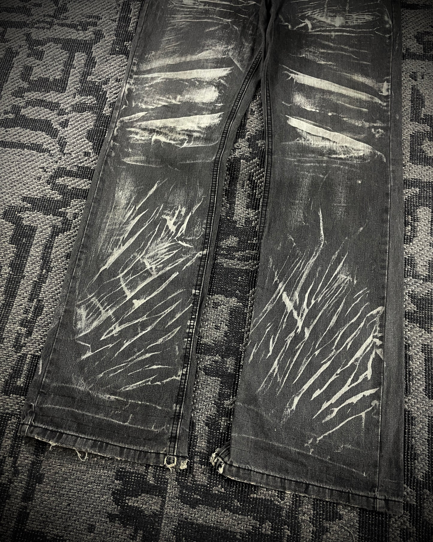 LOWBOX Dirty Washed Denim