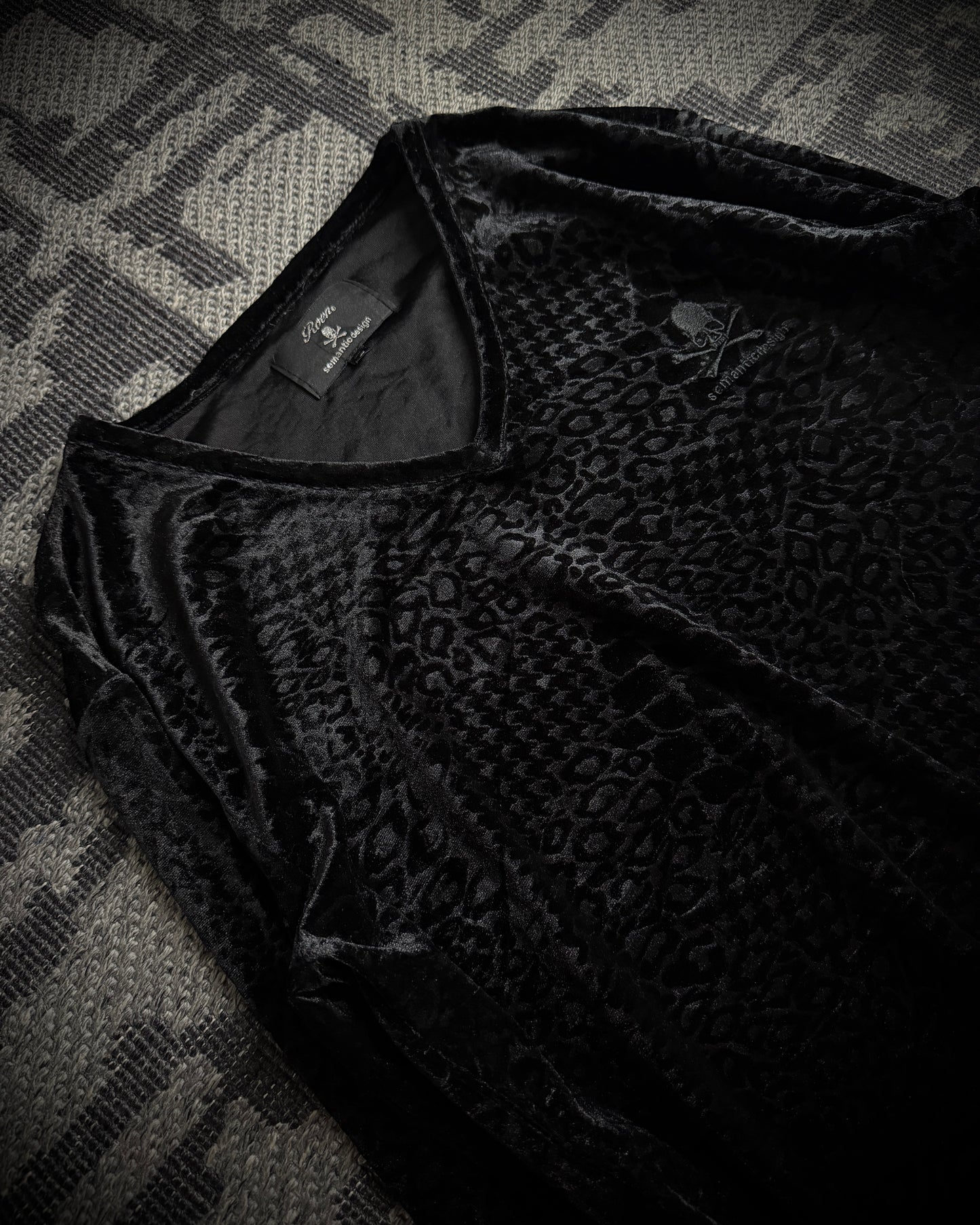 Roen × Semantic Design Tonal Leopard Velour V Neck Top