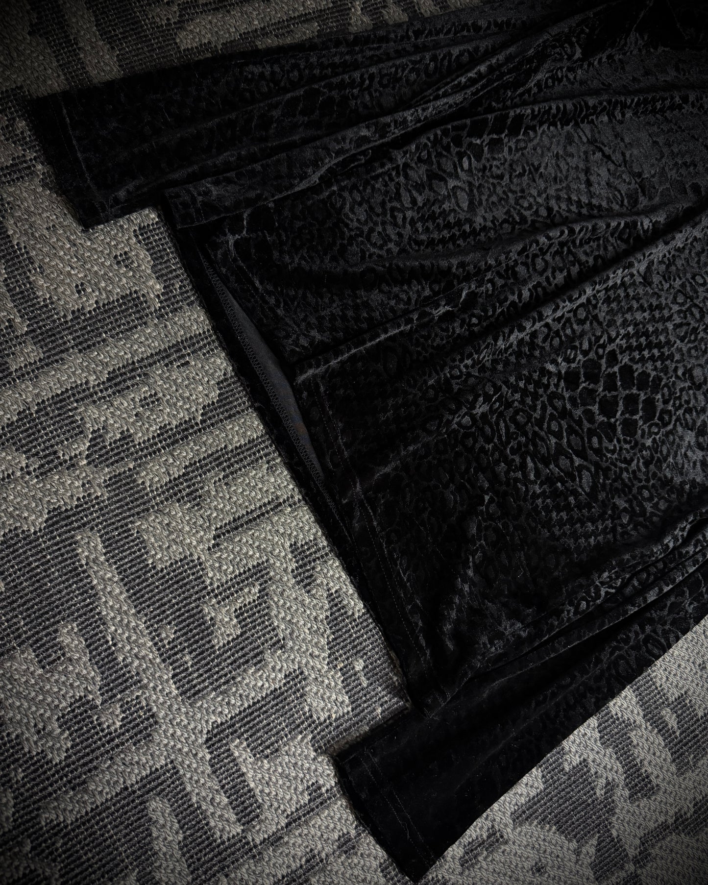 Roen × Semantic Design Tonal Leopard Velour V Neck Top